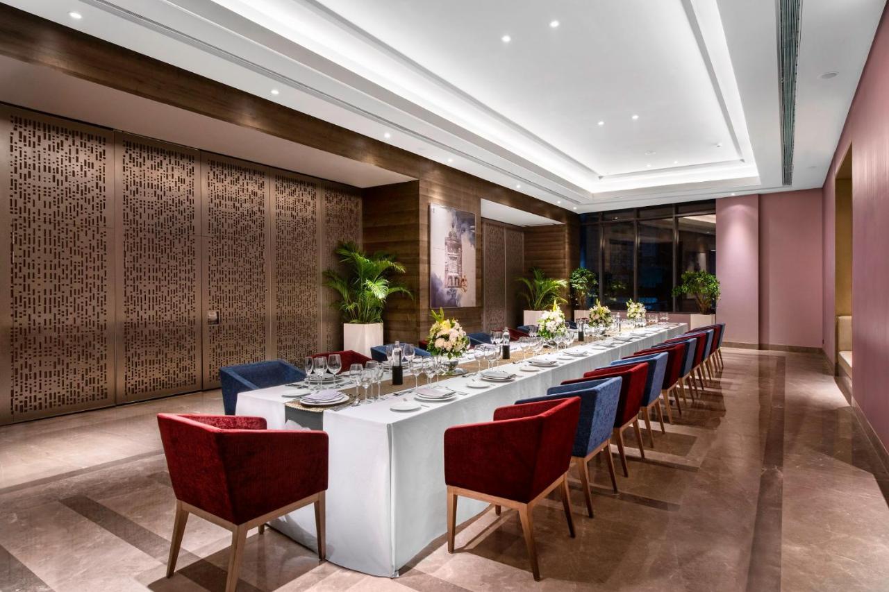 Vivanta Bhubaneswar Dn Square Exterior photo