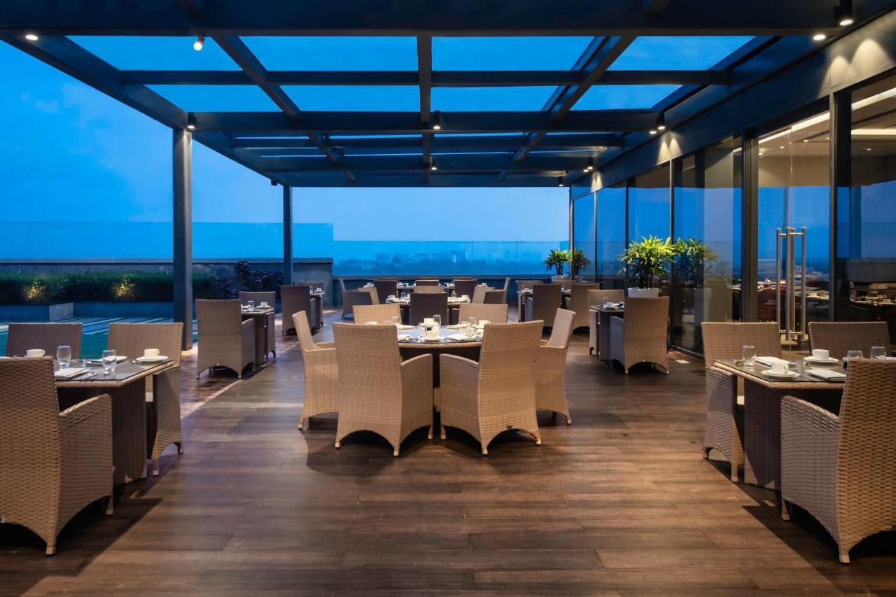 Vivanta Bhubaneswar Dn Square Exterior photo