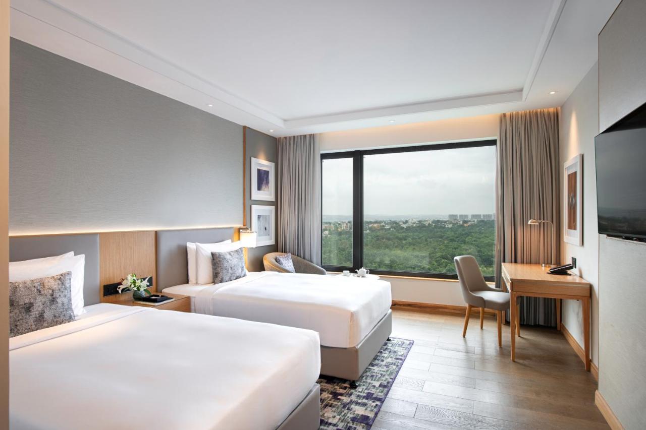Vivanta Bhubaneswar Dn Square Exterior photo